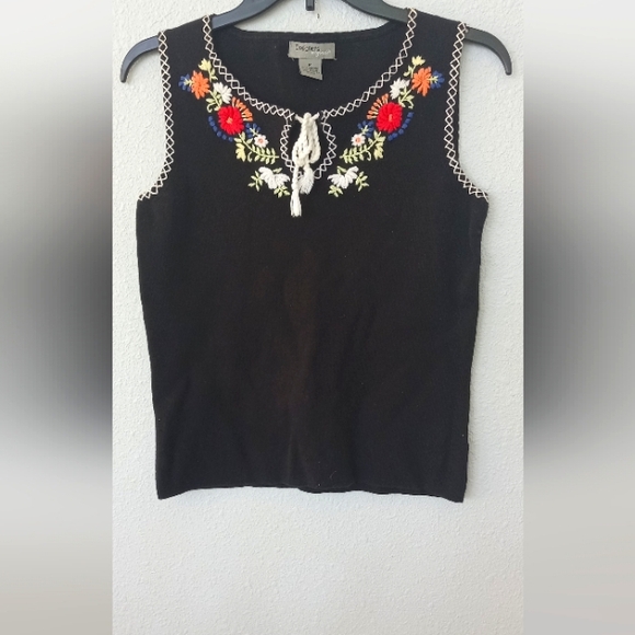 Vintage Nearly New Looking Designers Originals Embroided Sweater Top - Picture 1 of 2